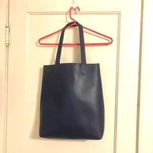 Tote with cosmetic bag